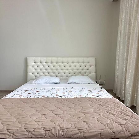 1 Комнатная Драмтеатр 1Bedroom Apartment Ustʼ-Kamenogorsk Εξωτερικό φωτογραφία