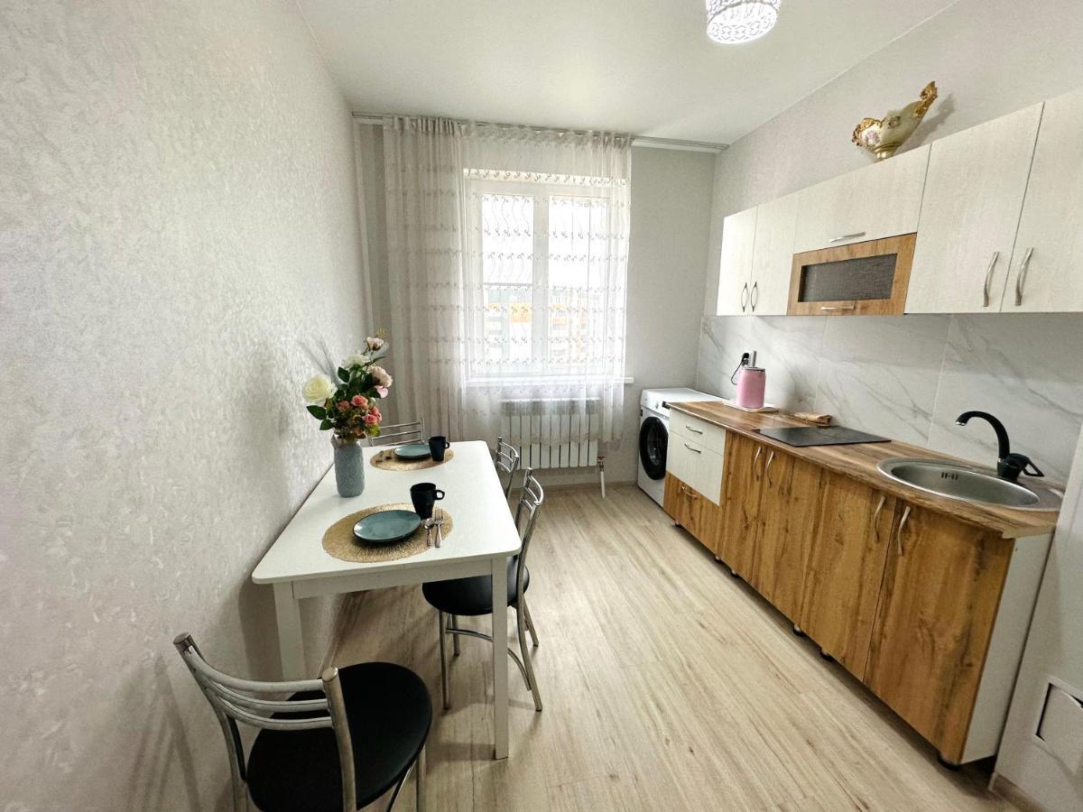 1 Комнатная Драмтеатр 1Bedroom Apartment Ustʼ-Kamenogorsk Εξωτερικό φωτογραφία