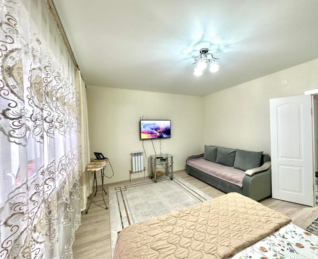 1 Комнатная Драмтеатр 1Bedroom Apartment Ustʼ-Kamenogorsk Εξωτερικό φωτογραφία